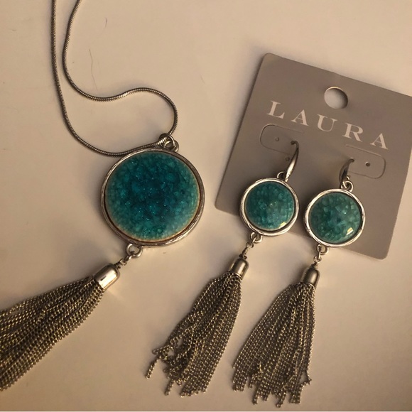 3/$20 Laura Silver and Turquoise Long Necklace NWT - Picture 13 of 13